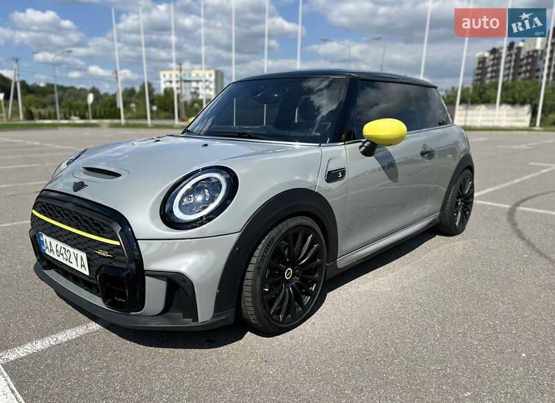 Хэтчбек MINI Cooper 2021 в Киеве