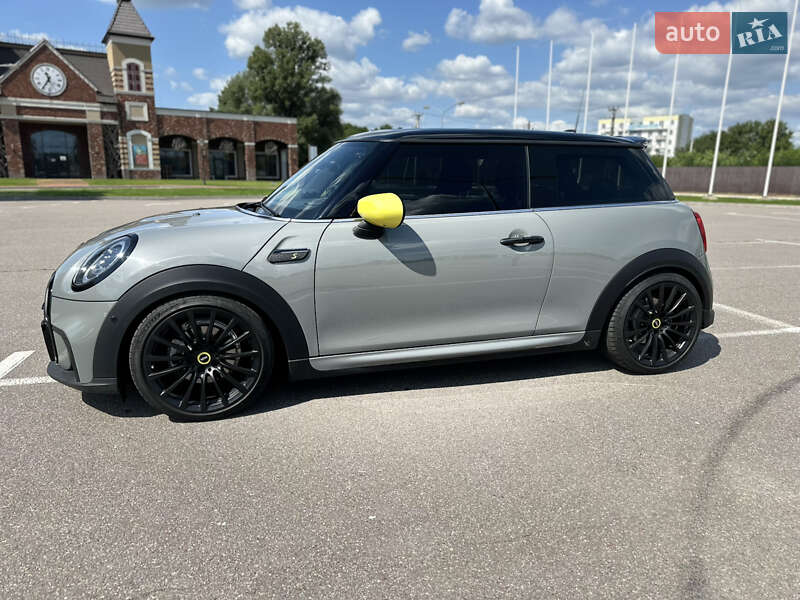 Хэтчбек MINI Cooper 2021 в Киеве