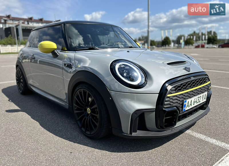 Хэтчбек MINI Cooper 2021 в Киеве