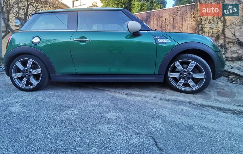 Хэтчбек MINI Cooper 2019 в Киеве