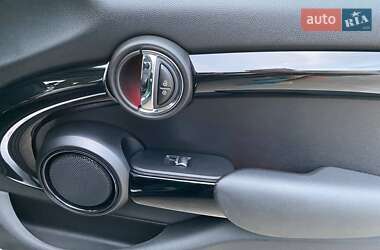 Хэтчбек MINI Cooper 2016 в 