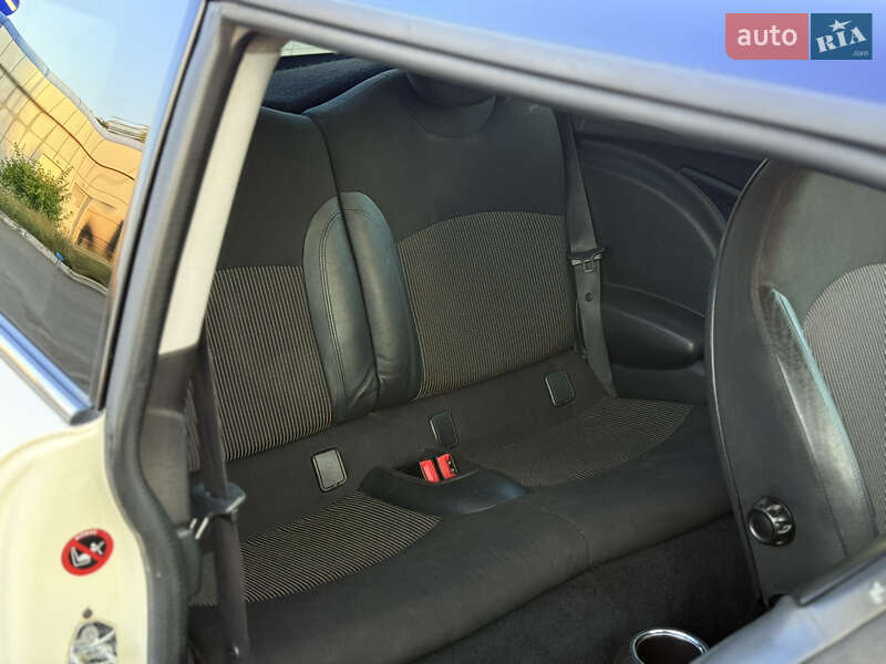 Хэтчбек MINI Cooper 2007 в Мене
