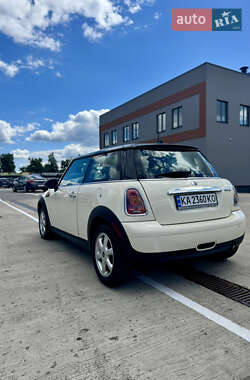 Хэтчбек MINI Cooper 2010 в 