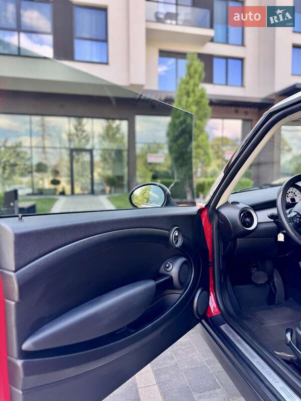 Хэтчбек MINI Cooper 2013 в Ужгороде
