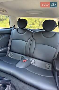 Хэтчбек MINI Cooper 2013 в 
