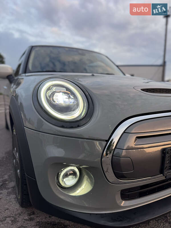 2021 Mini Cooper, VIN WMWXP310402P49802:plate — фото 1 (autoria)