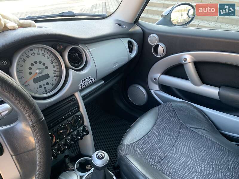 Хэтчбек MINI Cooper 2001 в Кременце