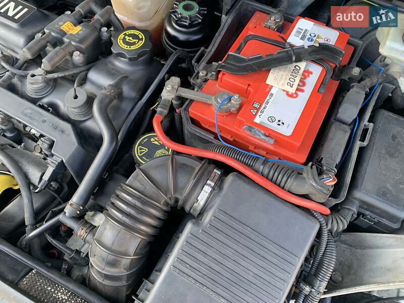 Хэтчбек MINI Cooper 2001 в Кременце