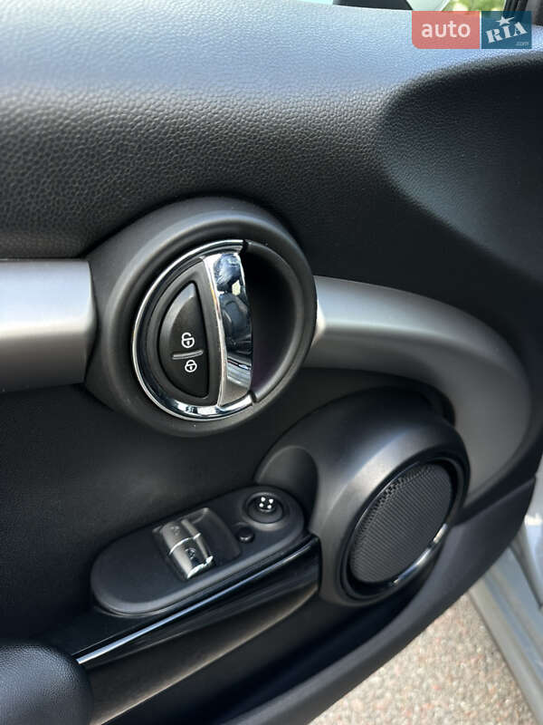 Хэтчбек MINI Cooper 2020 в Киеве