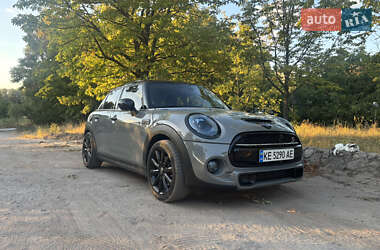 Хетчбек MINI Cooper 2015 в Кам'янському
