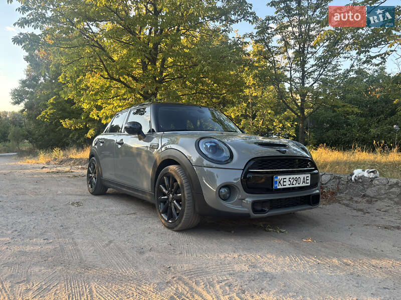 Хэтчбек MINI Cooper 2015 в 