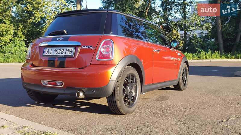 Хэтчбек MINI Cooper 2011 в Киеве