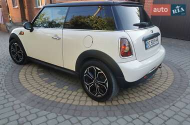 Хэтчбек MINI Cooper 2010 в 