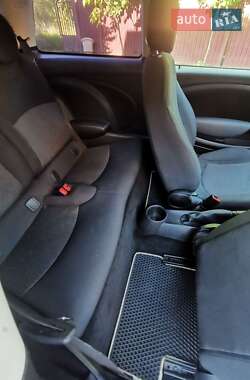Хэтчбек MINI Cooper 2010 в 