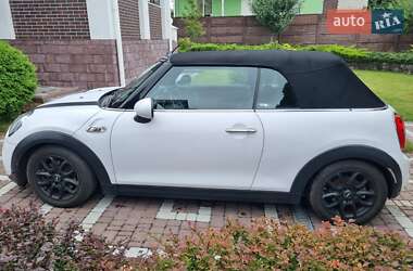 Хэтчбек MINI Cooper 2016 в 