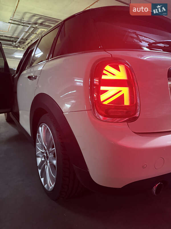 Хэтчбек MINI Cooper 2015 в 