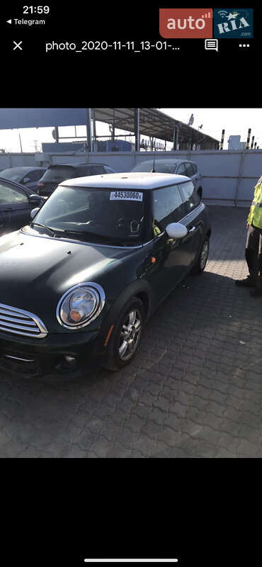 Хэтчбек MINI Cooper 2013 в Ужгороде