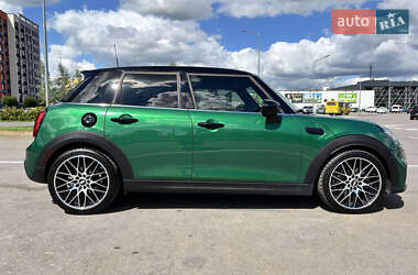 Хэтчбек MINI Cooper 2020 в 