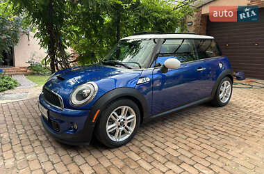 Хэтчбек MINI Cooper 2013 в 