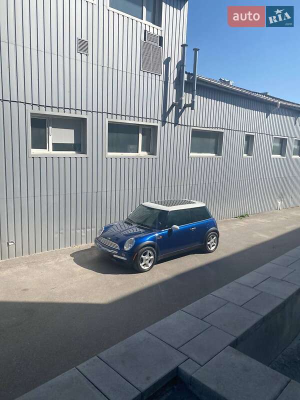 Хэтчбек MINI Cooper 2003 в Черновцах