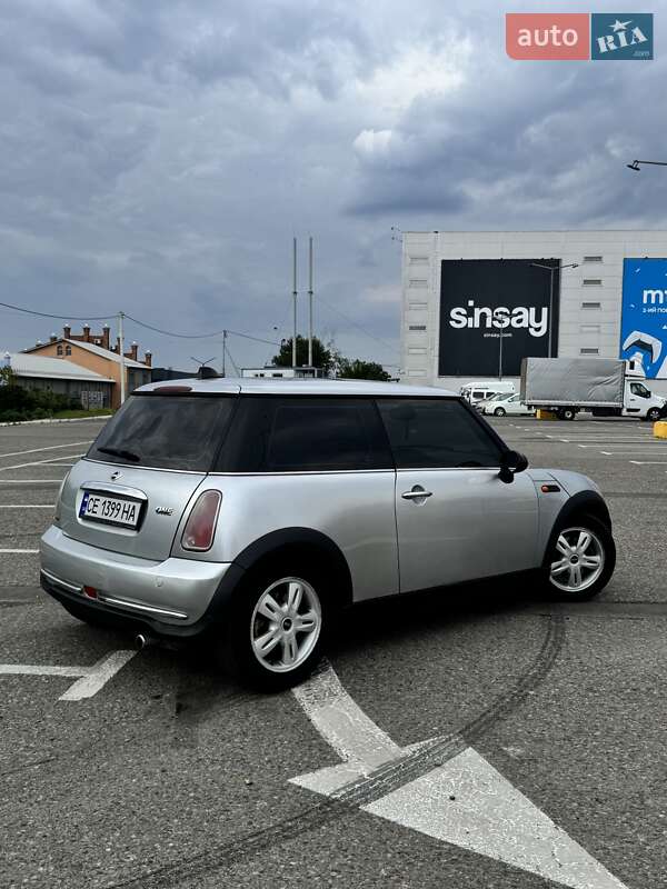 Хэтчбек MINI Cooper 2004 в Черновцах