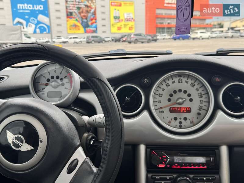Хэтчбек MINI Cooper 2004 в Черновцах