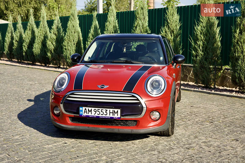 Хэтчбек MINI Cooper 2015 в 