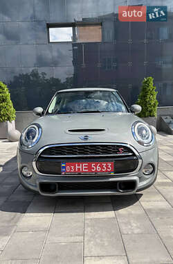 Хэтчбек MINI Cooper 2017 в 