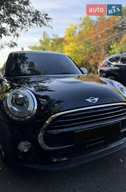 Хэтчбек MINI Cooper 2017 в 