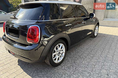 Хэтчбек MINI Cooper 2017 в 