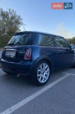 Хэтчбек MINI Cooper 2006 в 