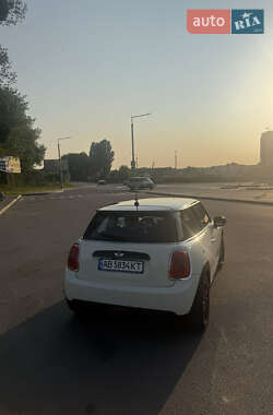 Хэтчбек MINI Cooper 2017 в 