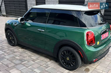 Хетчбек MINI Cooper 2022 в 