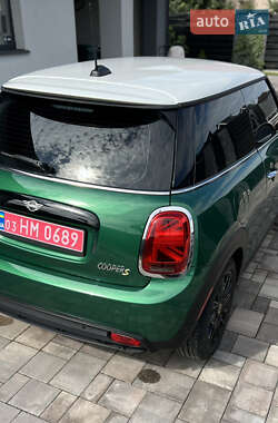 Хетчбек MINI Cooper 2022 в 
