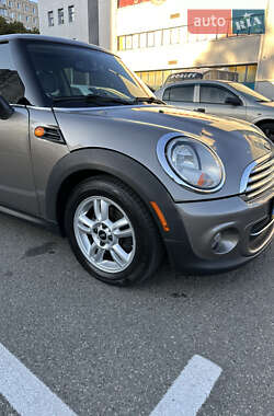 Хэтчбек MINI Cooper 2012 в 