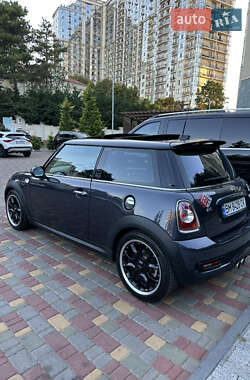 Хэтчбек MINI Cooper 2012 в 