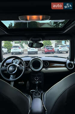 Хэтчбек MINI Cooper 2012 в 