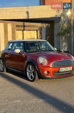 Хэтчбек MINI Cooper 2011 в 