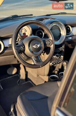 Хэтчбек MINI Cooper 2011 в 
