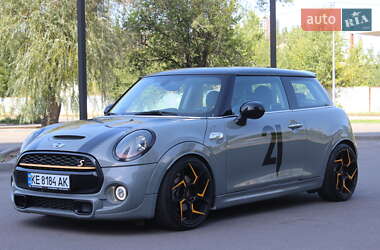Хэтчбек MINI Cooper 2015 в 