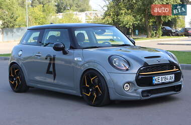 Хетчбек MINI Cooper 2015 в Дніпрі Хетчбек MINI Cooper 2015 в Дніпрі