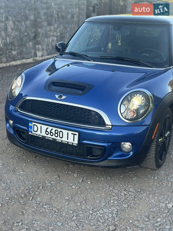 Хетчбек MINI Cooper 2013 в 