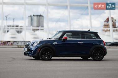Хэтчбек MINI Cooper 2015 в 