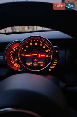 Хэтчбек MINI Cooper 2016 в 