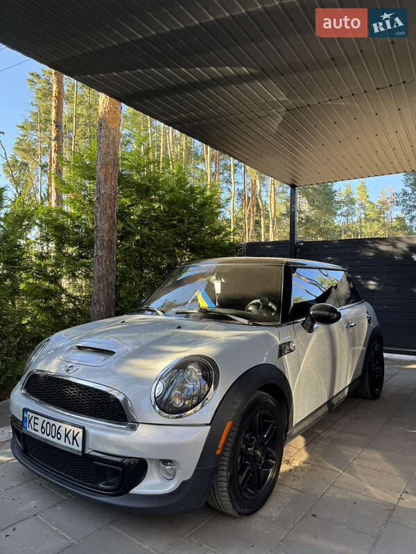 Хэтчбек MINI Cooper 2013 в 