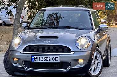 Хэтчбек MINI Cooper 2009 в 
