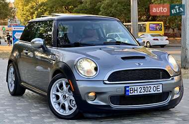 Хэтчбек MINI Cooper 2009 в 