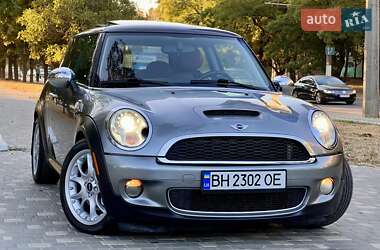Хэтчбек MINI Cooper 2009 в 
