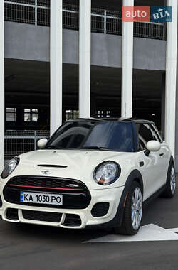 Хэтчбек MINI Cooper 2017 в Киеве