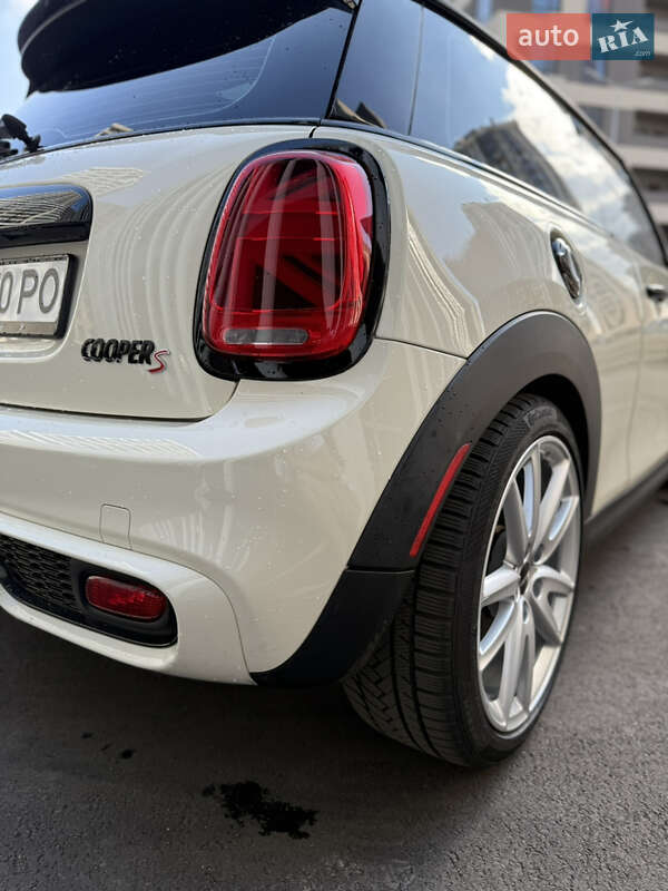Хэтчбек MINI Cooper 2017 в Киеве фото 28 Хэтчбек MINI Cooper 2017 в Киеве